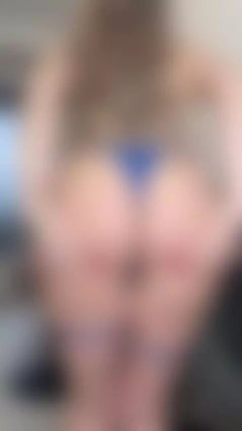 Perfect juicy ass of a 40 yo mom🍑 by wowjennifer