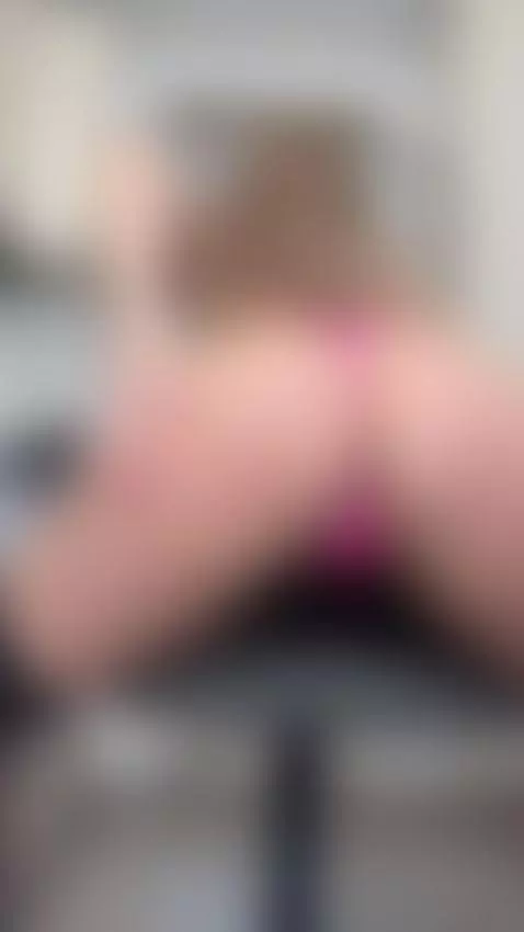 Juicy MILF with perfect stretch🍑 by wowjennifer