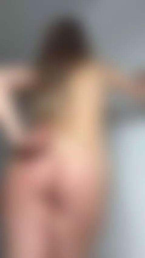 Mom's ass is still very firm and juicy🍑 by wowjennifer