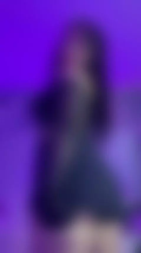 brunette with big ass 🍑 by emma-visconti