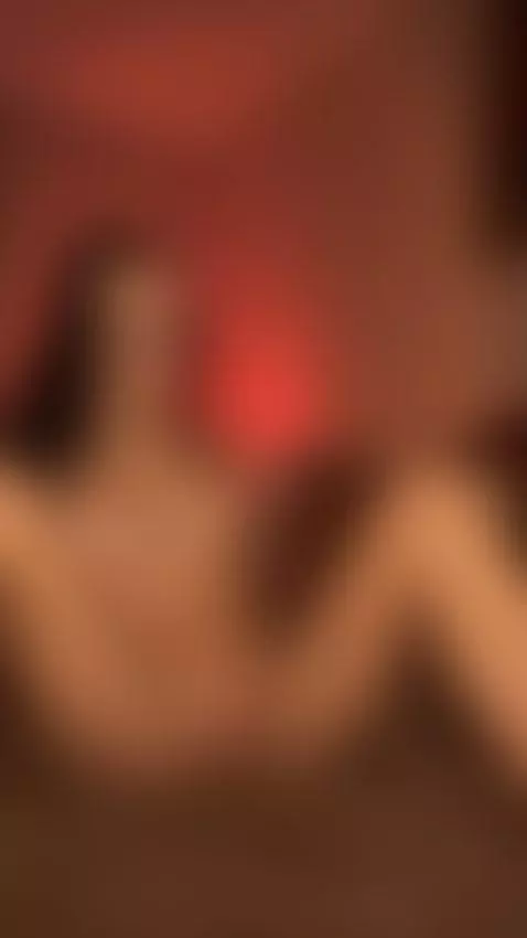 Christmas glow hits different on my OF ✨🎄 by alexanoirr