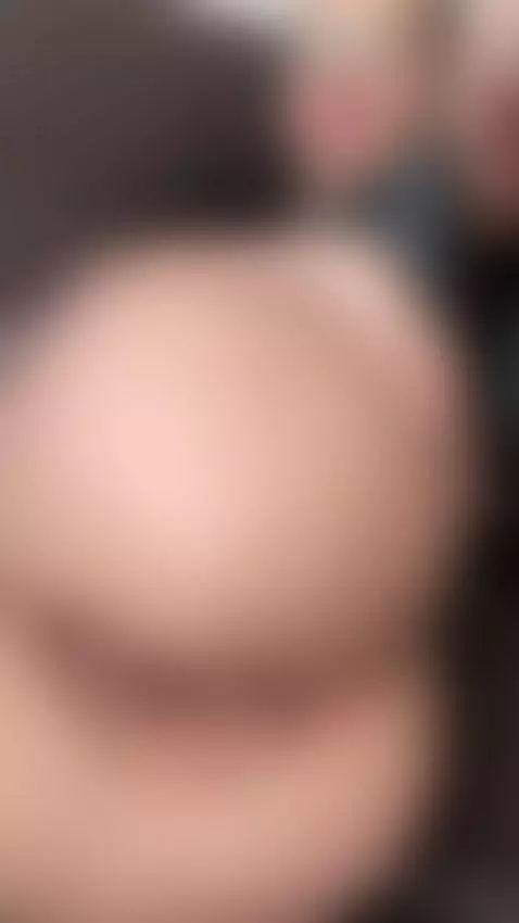 Happy Holidays, babe ✨ go peep my OF 👀🔥 by alexanoirr