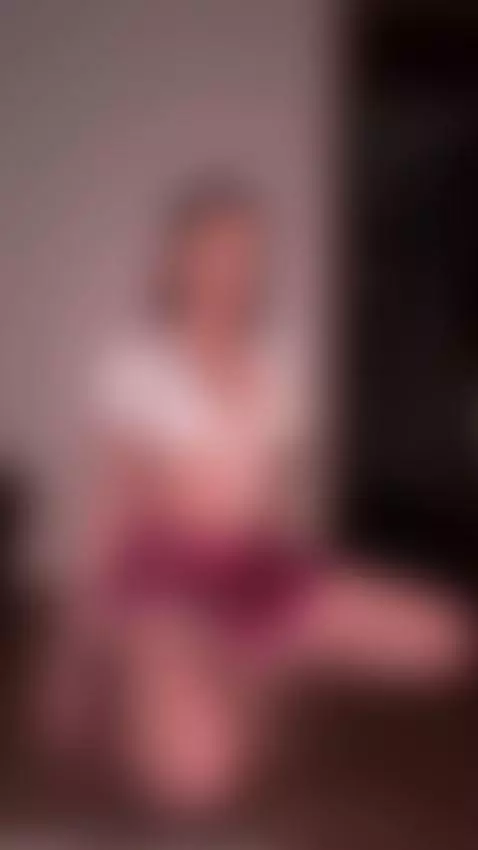 This girl just want to please you by alexanoirr