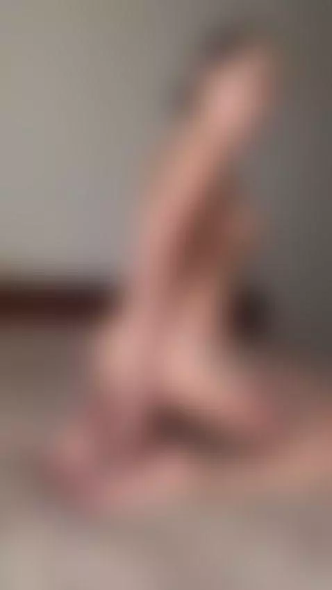 Just a horny girl that loves cum in the morning by alexanoirr