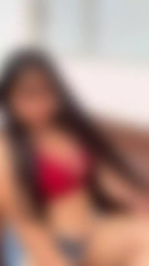 Lo prohibido siempre se siente mejor. / The forbidden always... by valeriasweett