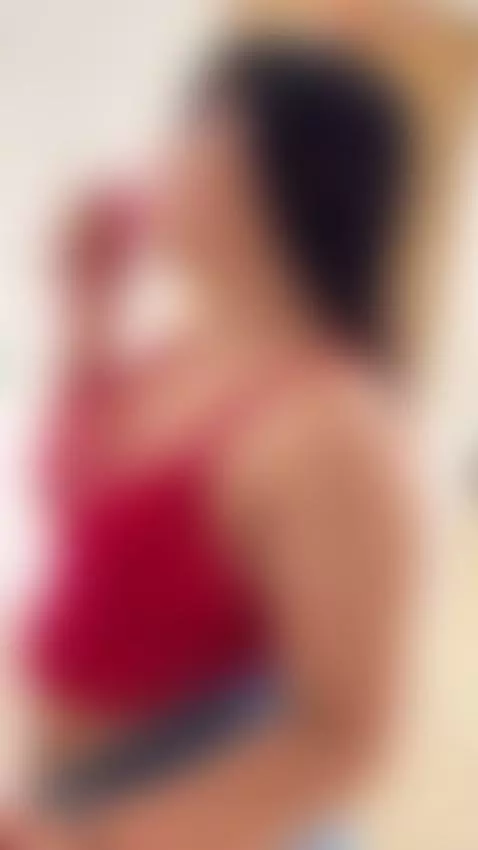 Lo prohibido siempre se siente mejor. / The forbidden always... by valeriasweett