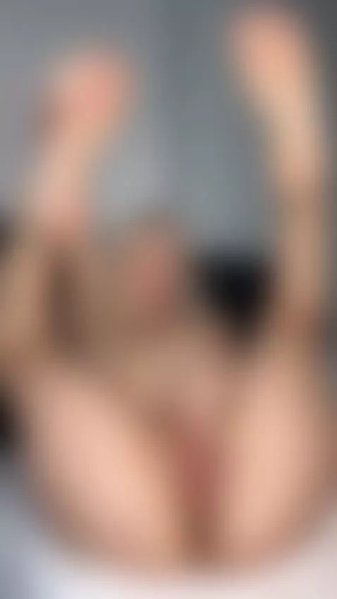 Behind the tease — there’s OnlyFans 😏 by chlloekinky