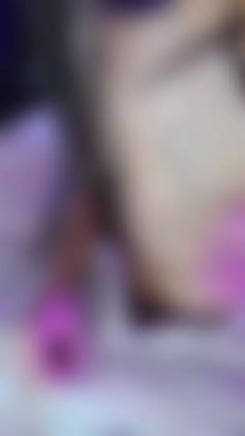 te gustan como se ven estas luces en mi delicioso cuerpo by bossdominator