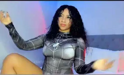 hello hola by kaythebrowm1