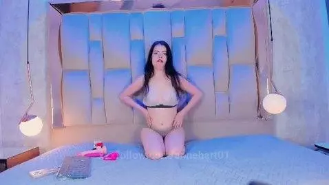 Walk all my body with your big hands 🥵🔥 by annehart01