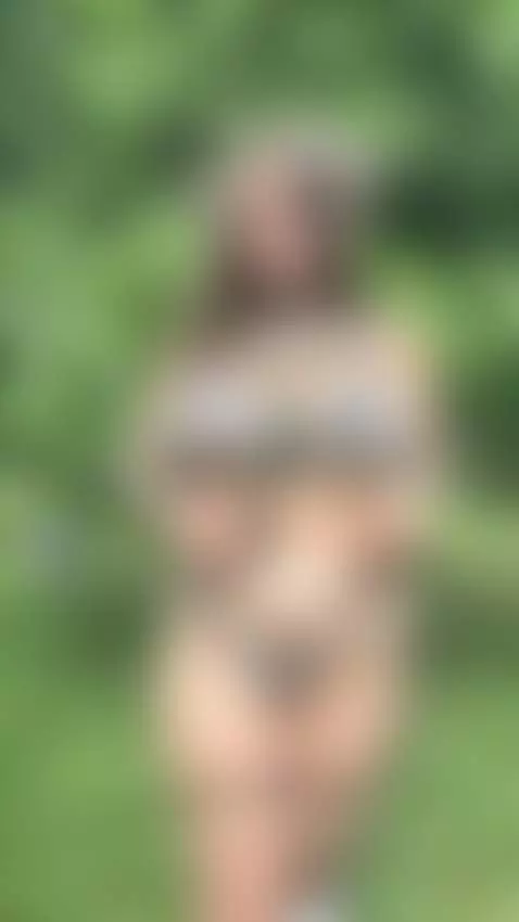 Hot clip — sensual and ready. Watch full content on my page by bettybong