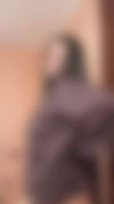 Hot clip — sensual and ready. Watch full content on my page by bettybong