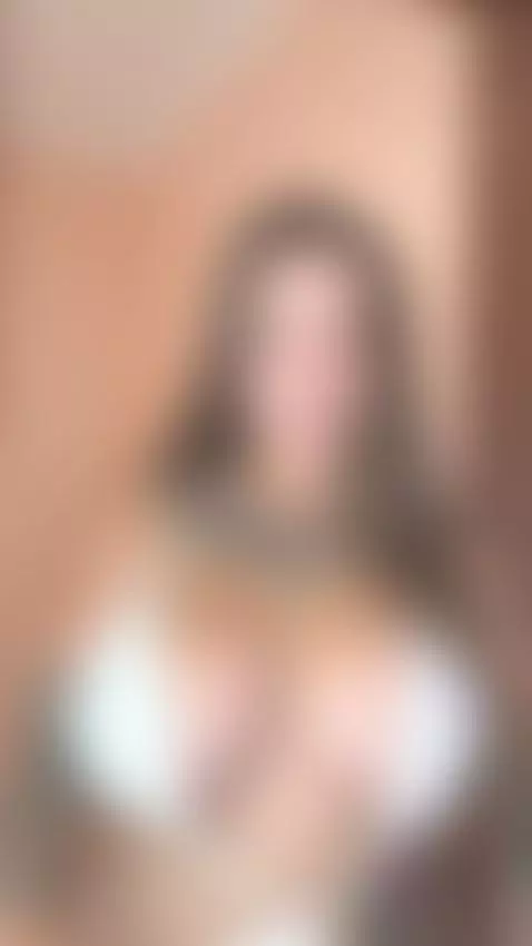 Hot clip — sensual and ready. Watch full content on my page by bettybong