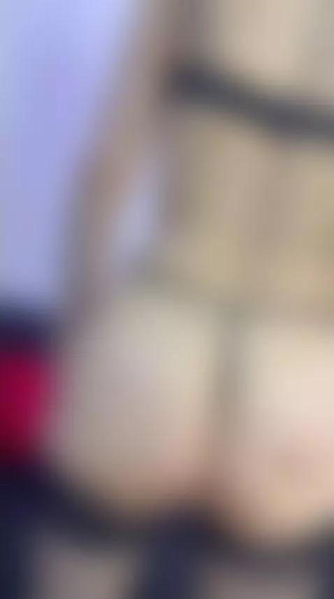 😏 Come into my room… I’ve been expecting you by trinityy-dss