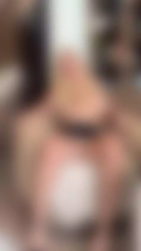 Cheeky flash 🔥 by realstellacardo