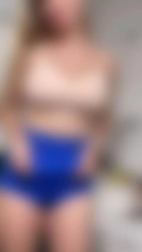 Cameltoe tease 😈 by realstellacardo