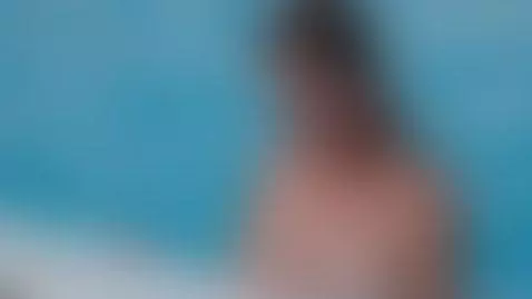 Making a splash, making you look 🤤 by realstellacardo