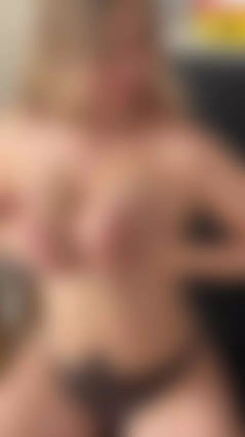 Full and bold, catching every eye 😏 by realstellacardo