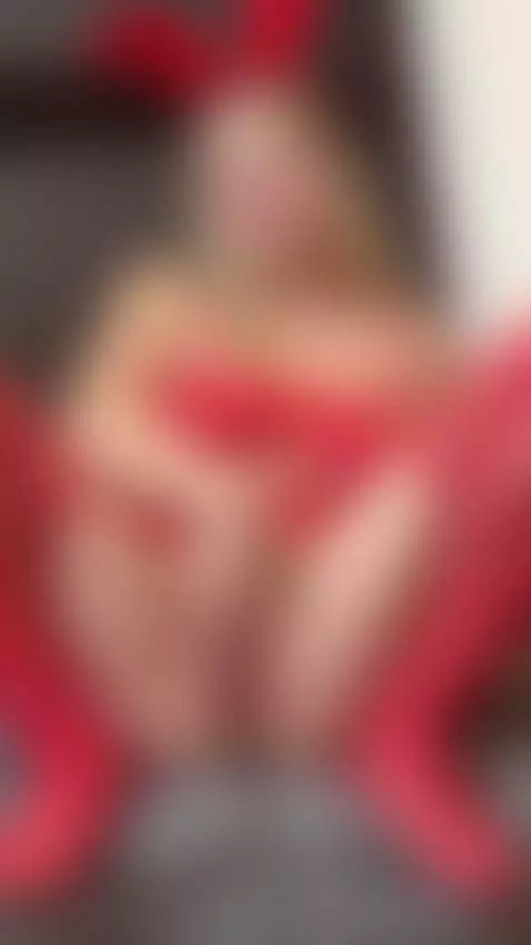 Can’t resist temptation 😈 by realstellacardo