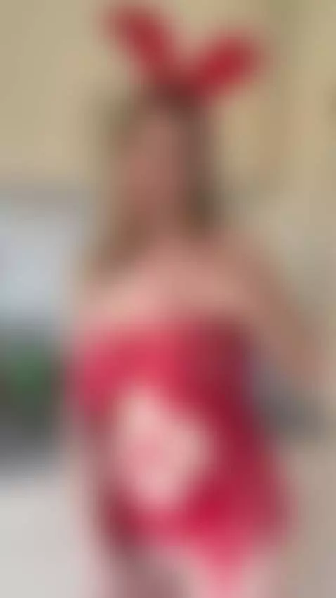 Flirty bunny reveal 😈 by realstellacardo