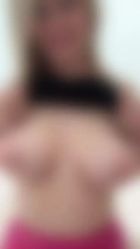 Look at me 🤤 by realstellacardo