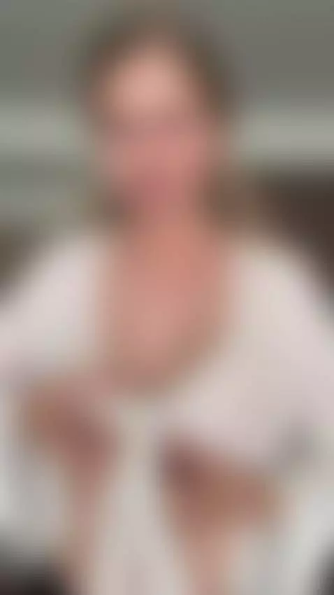 All attention ends up here 🤤 by realstellacardo