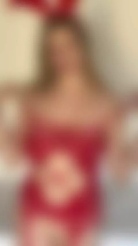 Top or bottom… what’s your focus? 🔥 by realstellacardo