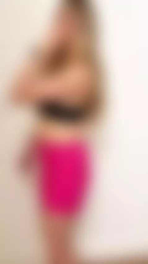 Who wants to see me get naked with just one hand wave? ✨ by realstellacardo