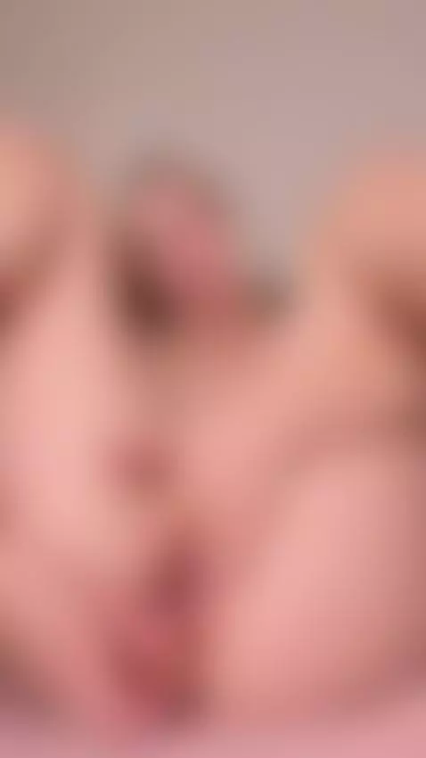 Can you see how my holes stretch and get wetter at the same ... by realstellacardo