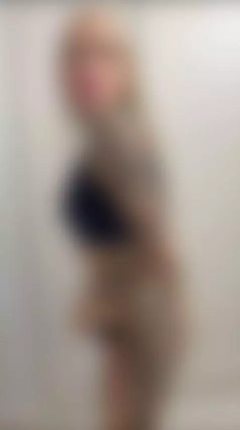 A fun and interesting girl — subscribe to learn more! 🤩 by kirapretty