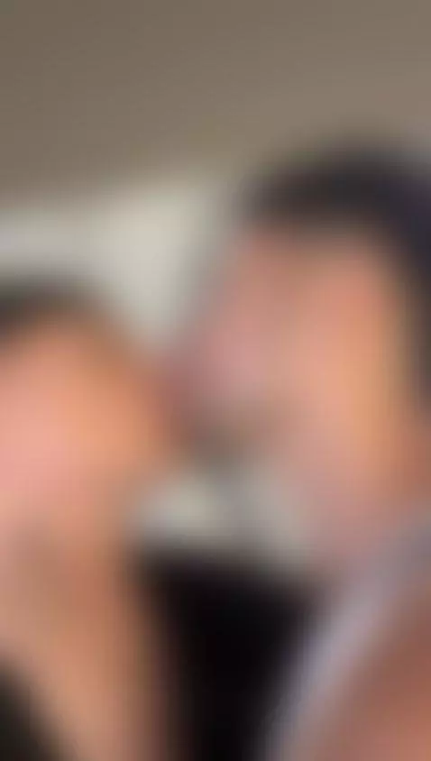 nos encanta tenr un show apasiado para ti, quieres que nos d... by liamdeep