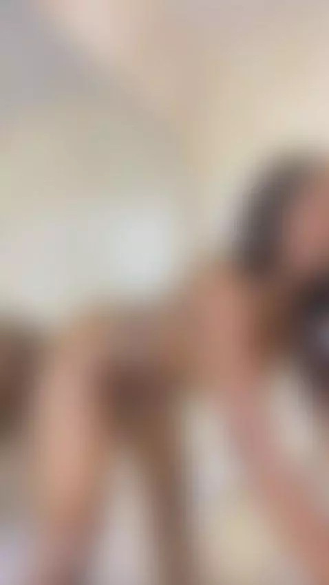 Hi baby, Im on stream right now. see you there. by kendalllane