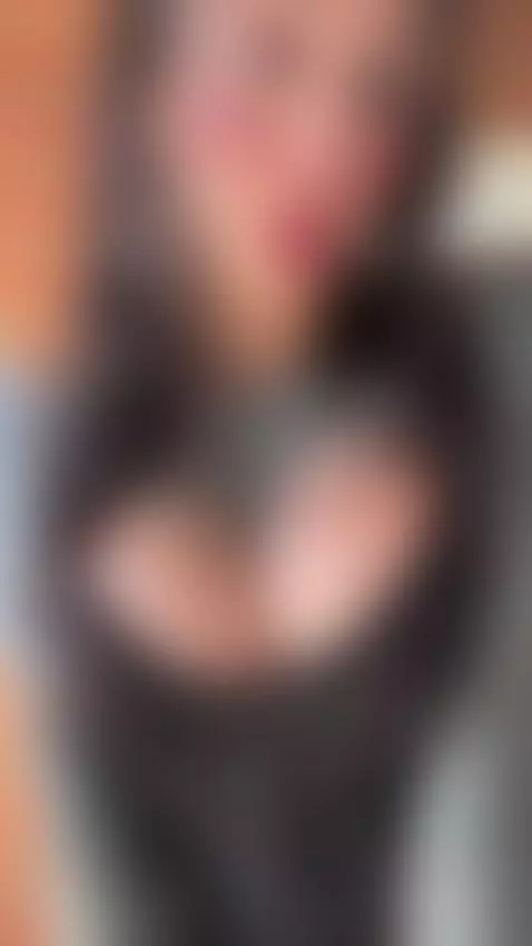 One tap, and I’ll moan your name like I’m already under you ... by antoniacosta