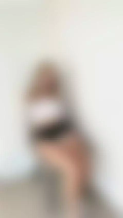 Short tease: sensual moment. Want more? Tap my profile by crazylexi