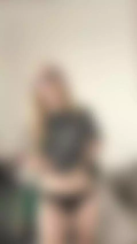 Hot clip — sultry and ready. Watch full content on my page by crazylexi