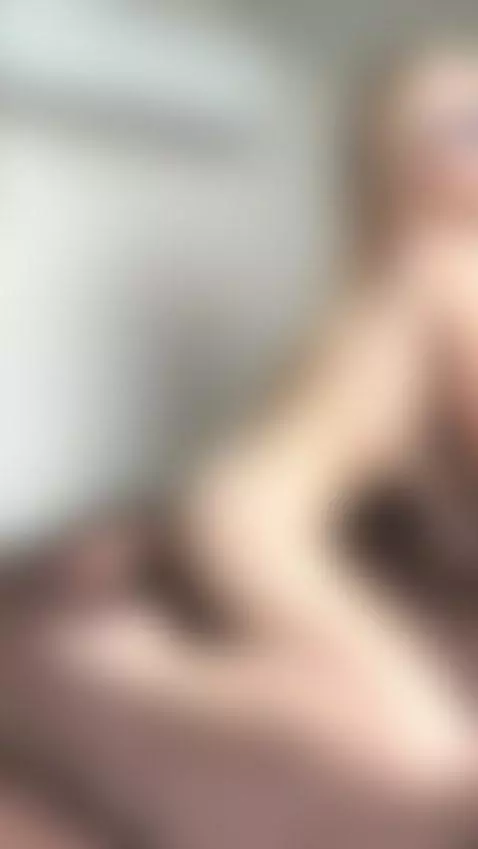 18+ Sexy nude blonde's perky ass in doggy tease. by crazylexi