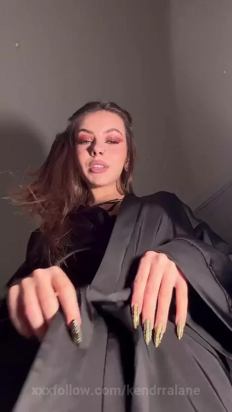 Tonight feels like a good night to be a little bad 💋🔥 by kendrralane