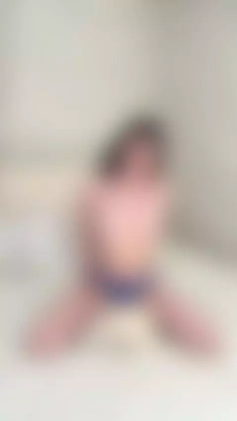 Short tease: sensual moment. Want more? Tap my profile by karawaves