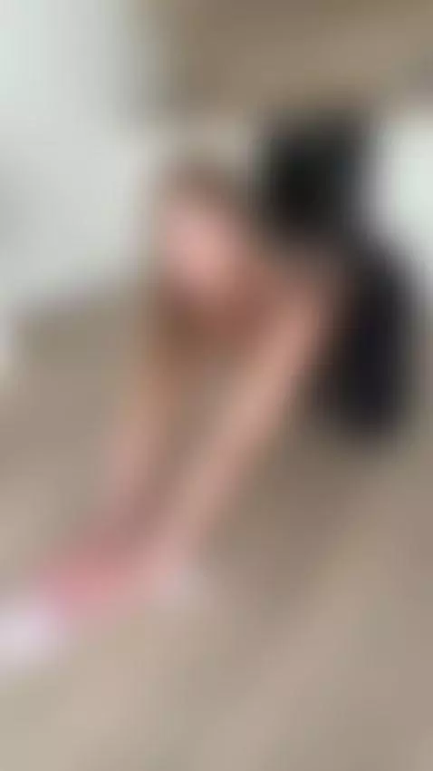 Curves in all the right places and a confidence that stops t... by elineverly