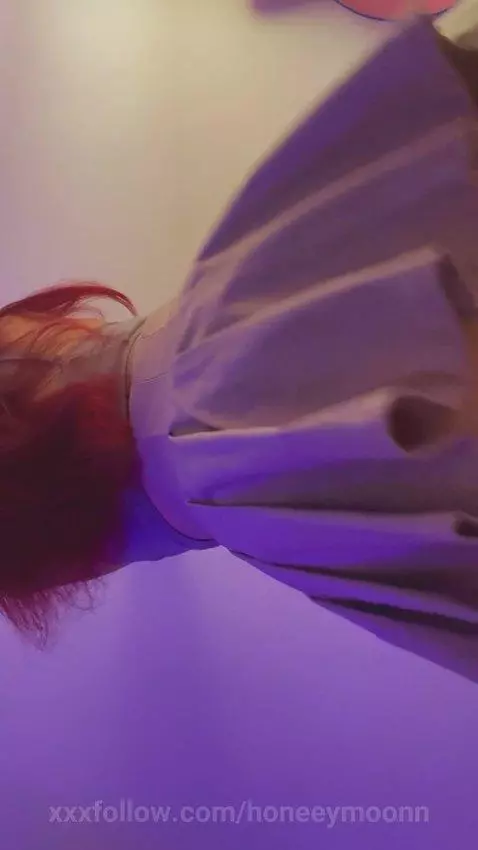 Raise my skirt and commit all my pussy 👅💦😈 by honeeymoonn