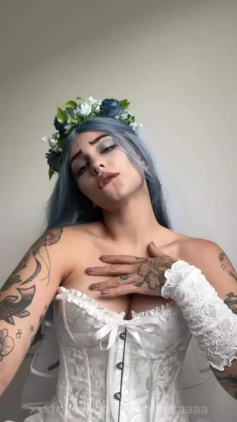 My glance lingers too long 😏💦 by panteritaaaa