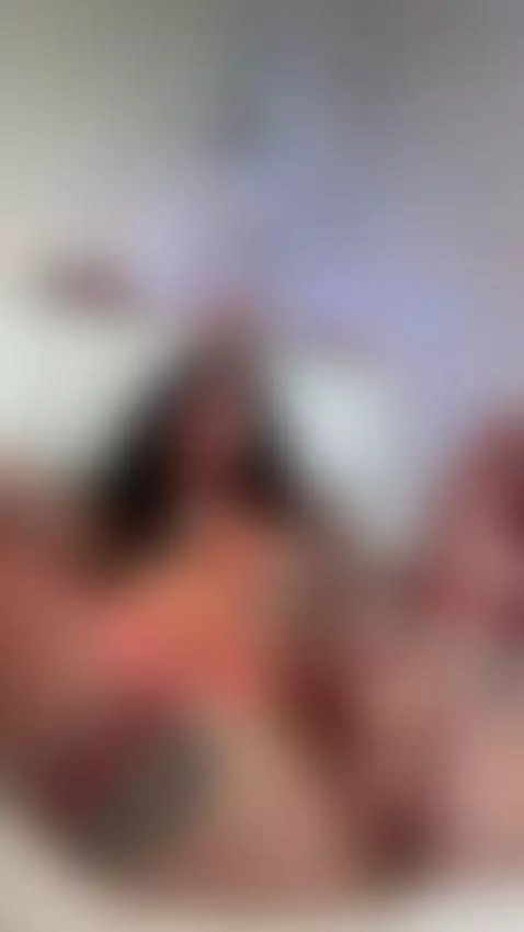 Shadows glide down my body in slow waves 💦🩶 by panteritaaaa