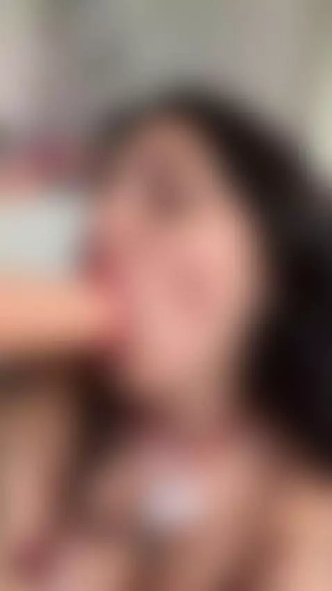 I move like warmth drifting through skin 💦🩶 by panteritaaaa