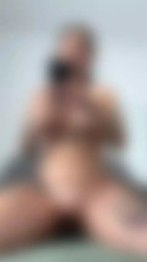 The glow slides along my back slowly 💋💫 by panteritaaaa