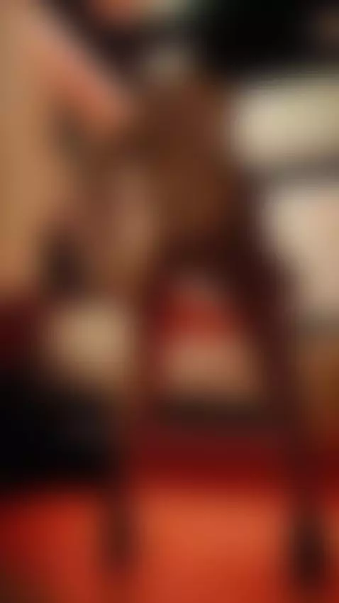 Honey, imagine yourself alone in a common place. by laemperatriz00