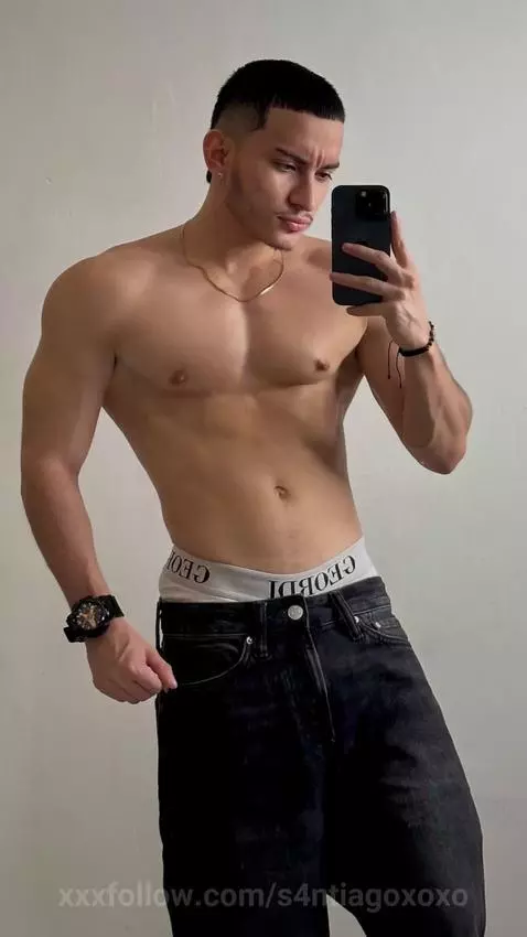 Hey 👋🏻 by s4ntiagoxoxo