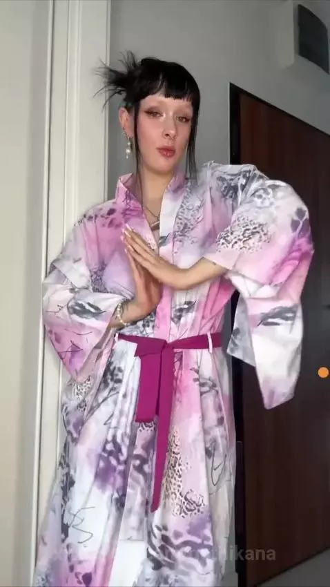 Don’t forget to subscribe! 😉 by gothikana