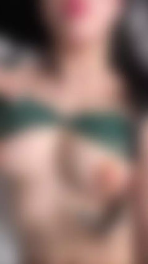 Follow her, subscribe in bio, and don’t miss updates 🔥 by gothikana