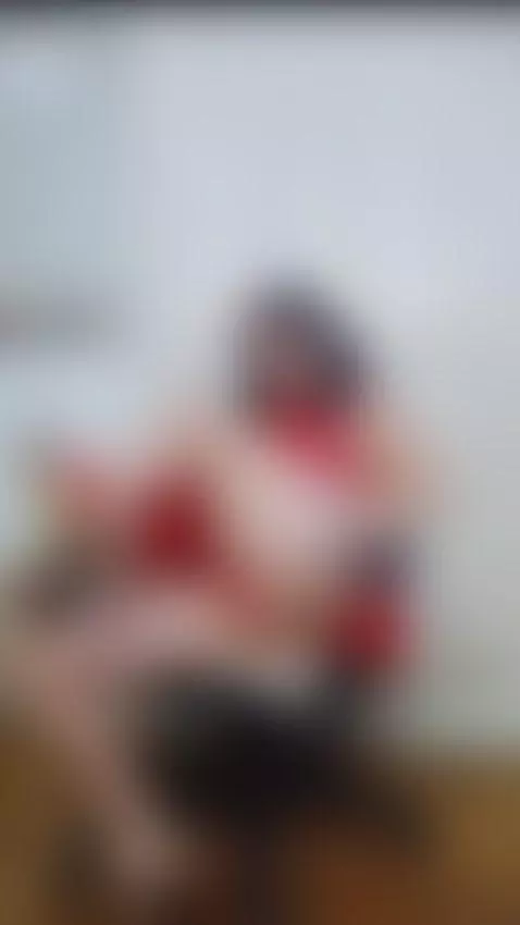 pasandome cremita por el cuerpo mientrasi novio me mira by rebeccamorales96