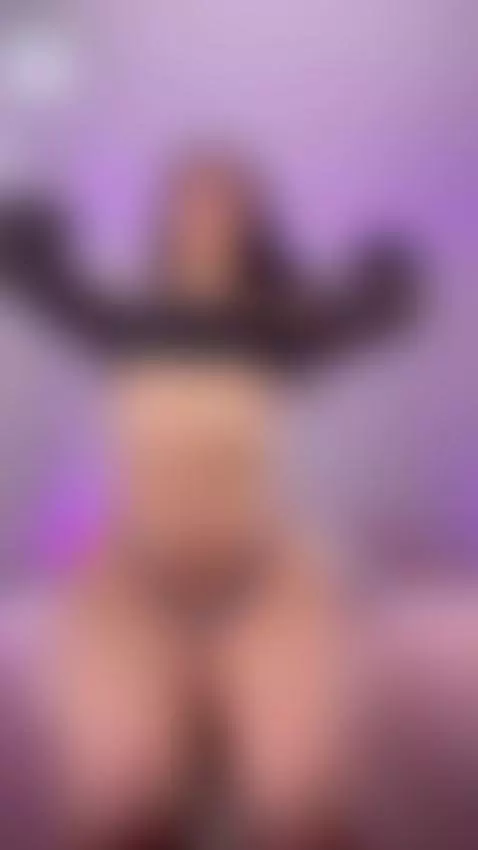 curvas, latina, natural by thamilyn